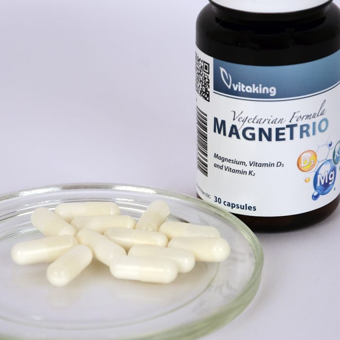 MagneTrio (30) MagneTrio (30)